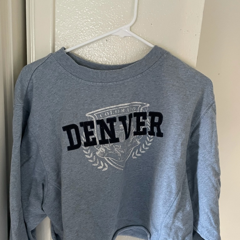 Cropped crew neck
